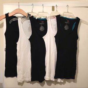 Set of 5 sleevless Tees